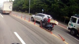 Motorcycle crash accident came near being happened