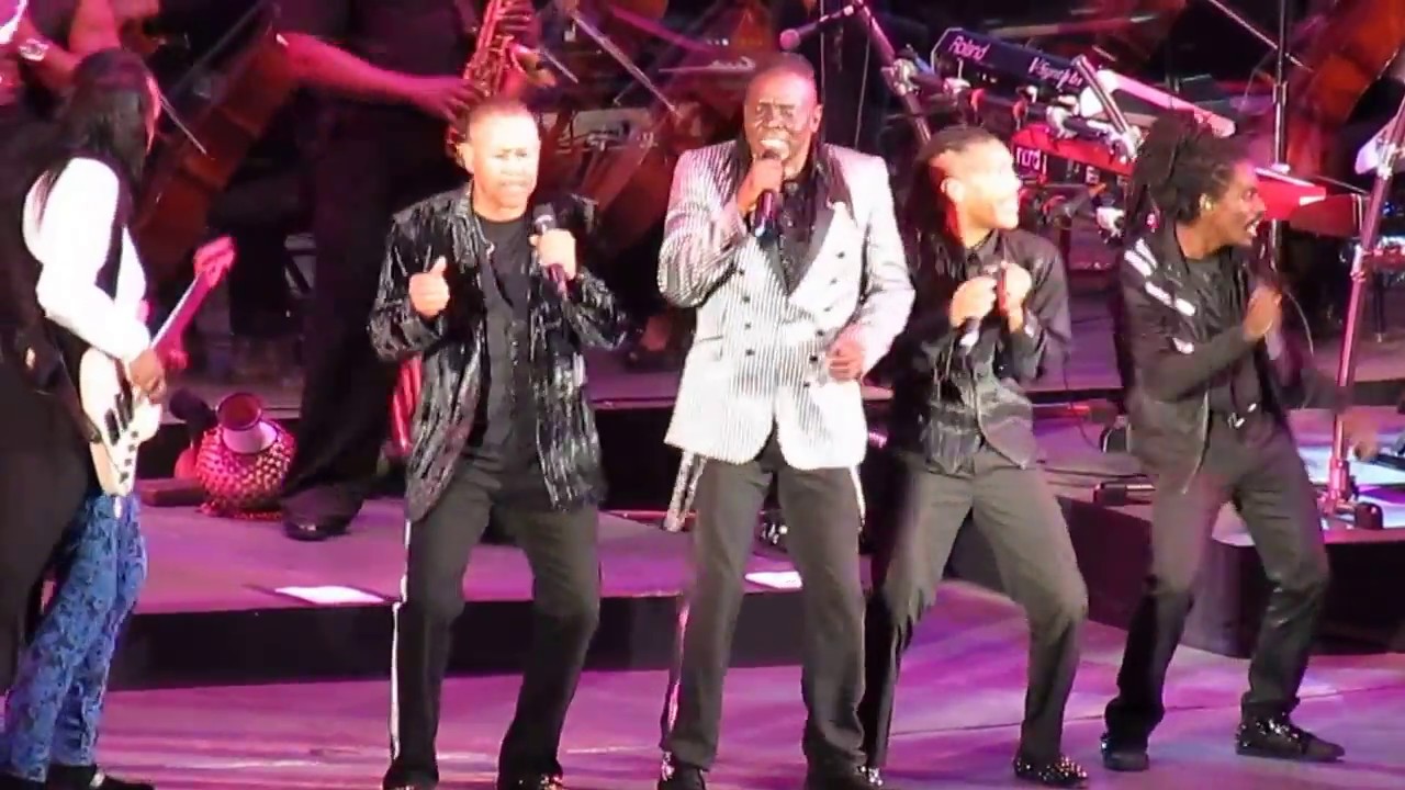 Earth, Wind & Fire - Sing A Song on 2013 US Tour - YouTube