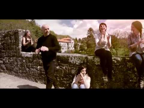 Xabier Díaz & Adufeiras de Salitre - Cantiga da Montaña