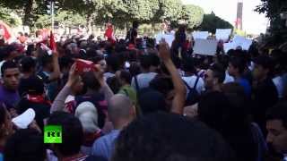 Жители Туниса требуют отставки правительства