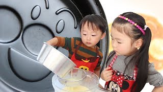 Yuuma and Rino make a pancake and the pudding of Anpanman into the white day 1/2