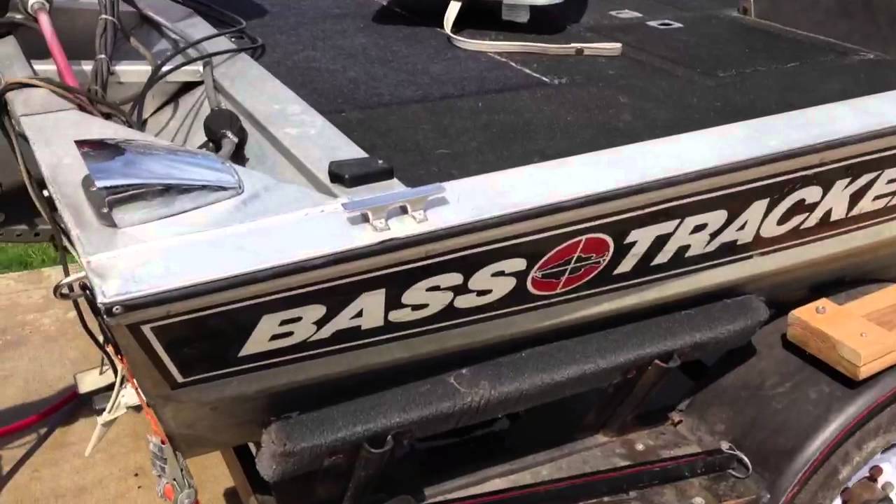 1989 Bass Tracker 1800 http://boats.smartcarguide.com/89-bass-tracker 