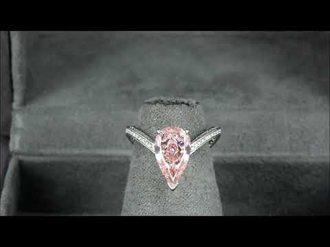 Кольцо с розовым бриллиантом