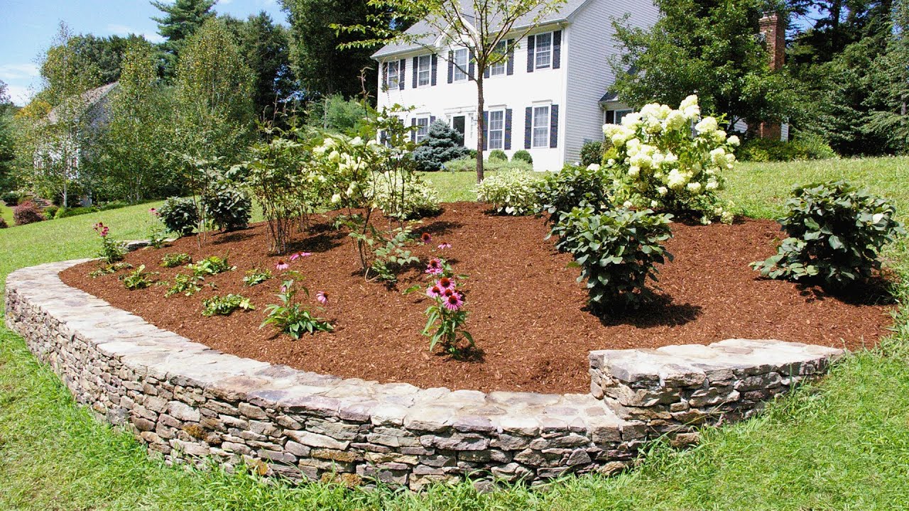 Landscaping Ideas for a Front Yard: A Berm for Curb Appeal ...