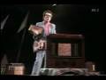 Elvis Costello, Radio Radio (1979). - Youtube