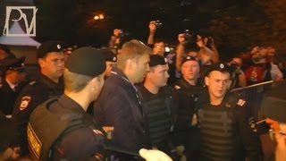 Задержание а. навального в сокольниках. Антироссийская полиция пиарит Навального...