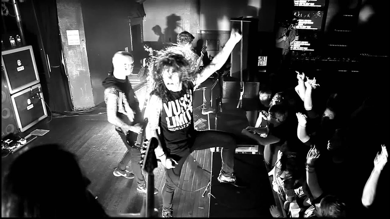 Miss May I - Ballad Of A Broken Man (Live) - YouTube