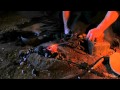 Forge d'une fibule gauloise en fer