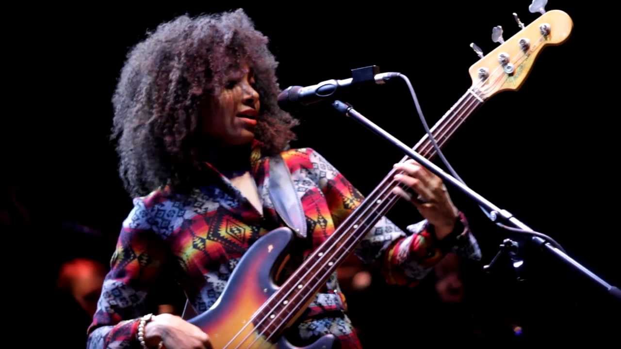 Esperanza Spalding - "Black Gold" - Buenos Aires (5/6/13) - YouTube