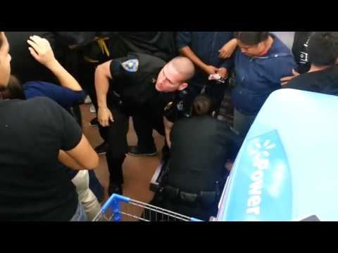Без коментар - Черният петък в Уол-Март Без коментар - Черният петък в Уол-Март
