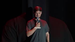 НЕВИДИМЫЕ ДРУЗЬЯ Невидимые друзья дочери — это мило, пока ночью на кухне что-то не упадет 😰 #прикол