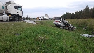 Житель Екатеринбурга и пятилетний мальчик из Алтайского края погибли на трассе в Искитимском районе