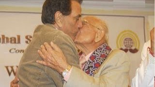 Dharmendra-Ram Jethmalani's Kissing picture trending on Social Networking Sites