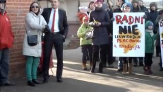 Toruń. Protestujący w obronie Domu Harcerza na sesji