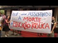 Brazil: teachers\' protest in Rio erupts into violence

Subscribe to the Guardian HERE: http://bitly.com/UvkFpD

Police fire teargas and make arrests at a teachers\' pay protest among teachers in Rio de Janeiro, Brazil, on Tuesday. The demonstrators at the city hall want to cancel a leaders\' vote on a new pay deal, which they say falls short. On Monday 15 people were injured in violent clashes between teachers and police