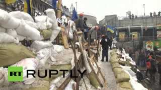 Киевская оппозиция возвела на Майдане новые баррикады
