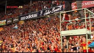 La communion entre les joueurs et le public après la victoire face à Troyes