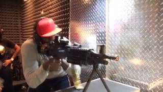 LeBron James shoot M249 SAW Belt-Fed Machine Gun