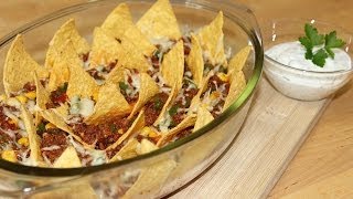 Nacho-Auflauf mit Kräuter-Dip