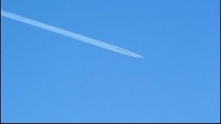 Самолеты в небе над Макеевкой летят в сторону Славянска и Мариуполя