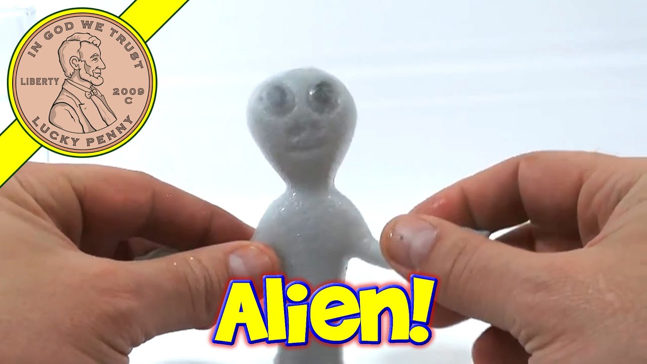  Hatching Egg - Alien Grows to Full Size in 1 Minute Time Lapse