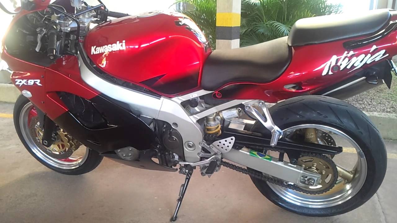 kawasaki ninja 900 anno 2000