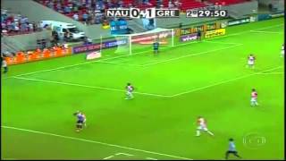 INCREIBLE !! 3 caños a un mismo jugador!! (Maxi Rodriguez)  [Gremio vs Nautico]