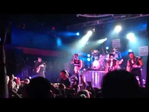 Escape the Fate- Live Fast, Die Beautiful (Live: 04.30.12) - YouTube