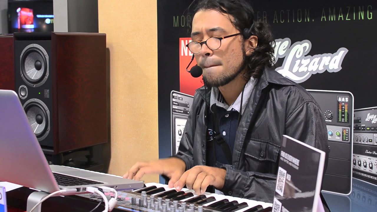 ... Thiago Pinheiro demos the Lounge Lizard EP-4 electric piano - YouTube
