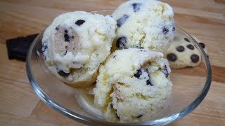 Chocolate Chip Cookie Dough Ice Cream (Vanilleeis mit Keks-Teig und Schokostückchen)