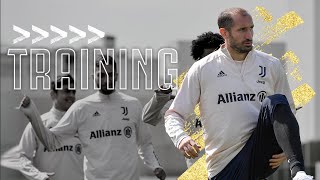 ⚡️ Fast Footwork during Rondo Drills! | Juventus Training