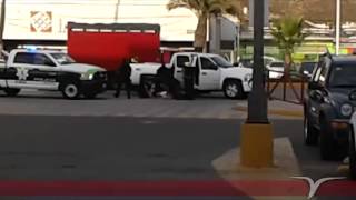 Policía de Ensenada en accion