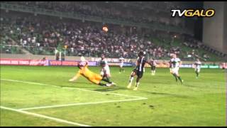 12/09/2013 Com três gols de Jô, Galo vence o Coritiba no Horto e sobe para 10º lugar