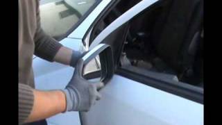 Cambiar el espejo retrovisor de un coche
