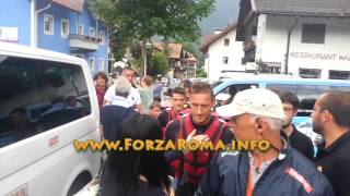 Francesco Totti fa rafting: "Guarda che fine ho fatto" - 18/07/2013