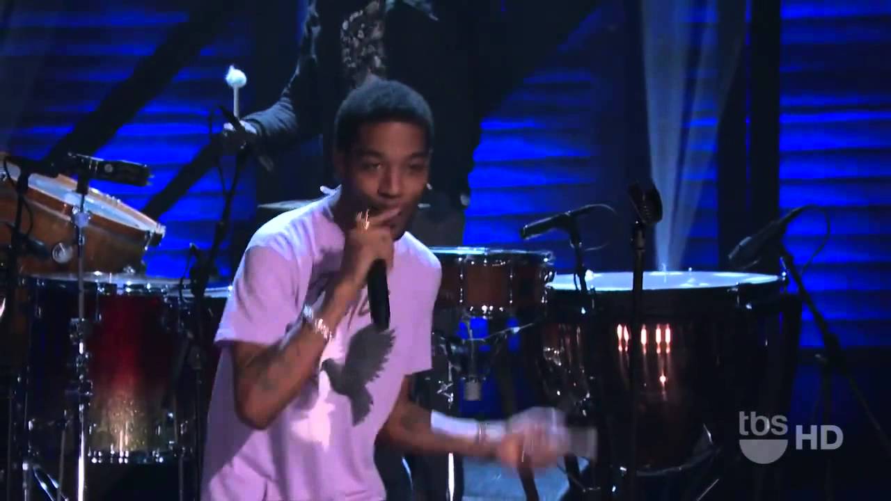 KiD CuDi REVOFEV live Conan - YouTube