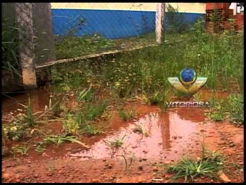Caixa d'água está com vazamento há mais de 2 anos, no B São Sebastião
