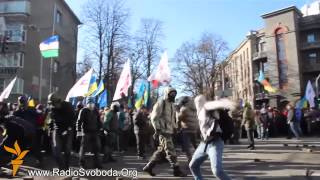 18.02.14 - Боевики продолжают разрушать Киев