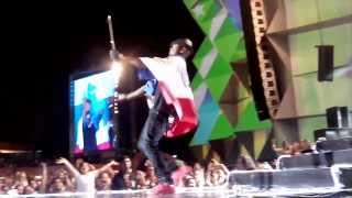 #VCNOFESTIVAL - Ne-Yo faz a festa com bandeira do Bahia