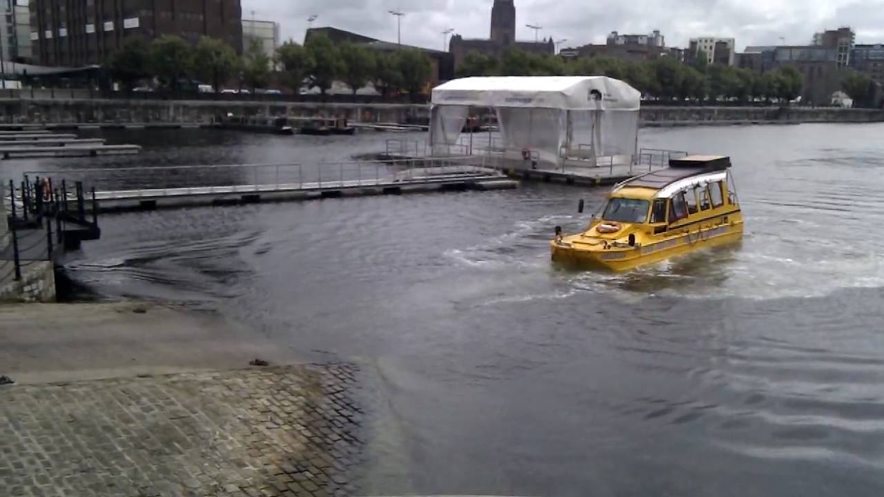 Duck boat failing to get out of the water, almost sinks - YouTube