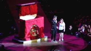 Robbie Williams Gelsenkirchen 10 july 2013 Everything Changes. Mia as the 'Redbed girl'