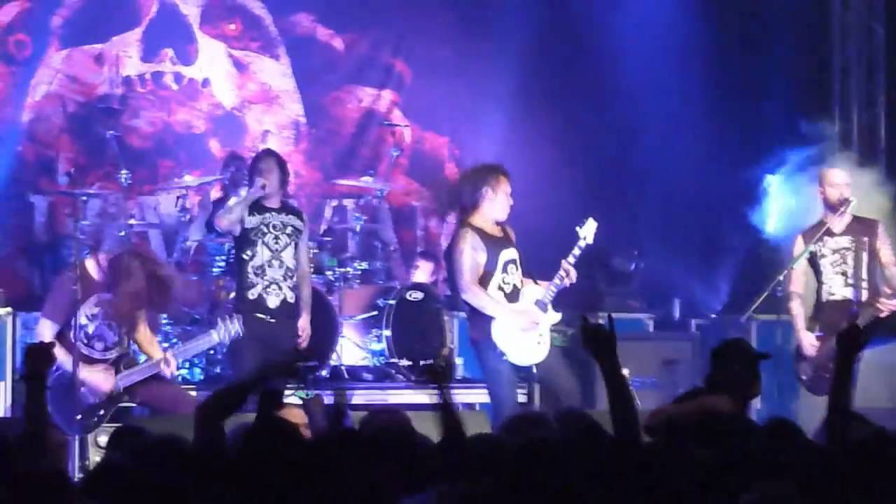 As I Lay Dying - Through Struggle - Münster, Germany 2010 - YouTube