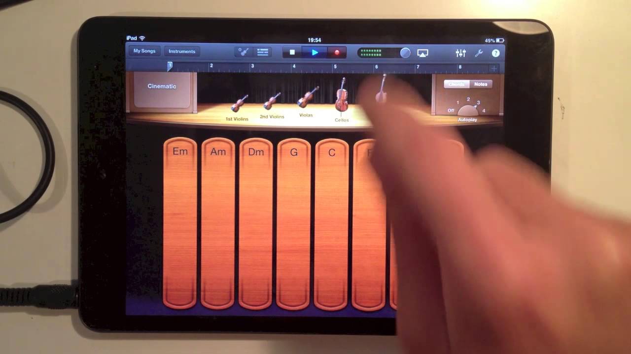 Does garageband for ipad have piano lessons for beginners
