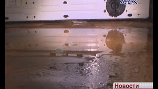 Из-за порыва трубы в одной из квартир Искитима соседям снизу залило квартиру