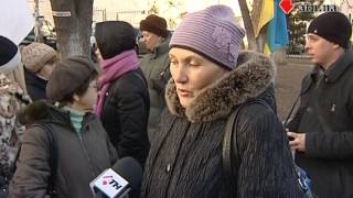 02.12.13 - Автобусы с Беркутом без номеров - что происходит вокруг Тимошенко
