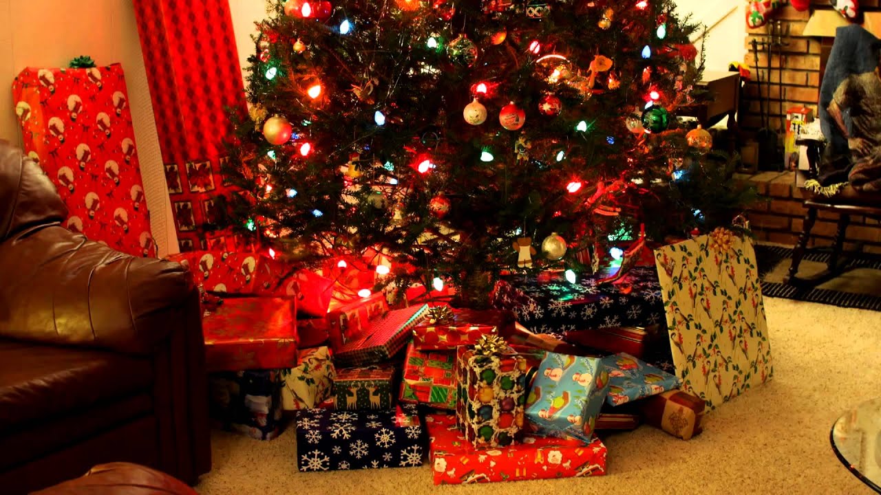 Putting gifts under the tree - time lapse - YouTube