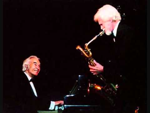 Gerry Mulligan and Dave Brubeck -- Santa Claus is Coming to Town