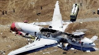 Boeing 777 by Asiana Airlines crashed in San Francisco Airport July 6 2013 SF SFO Flight 214 Korean