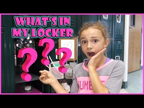 KAYLA'S LOCKER TOUR | FUN DECORATING TIPS | We Are The Davises