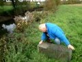 Francis en activité de piégeage